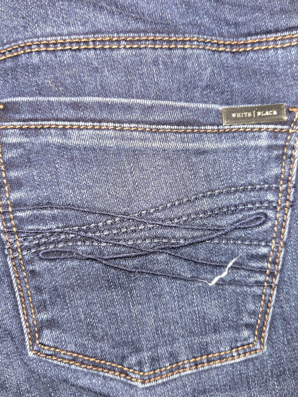 White House Black Market Dark Washed Denim Slim Jeans with Tan Stitching Size XS - Picture 7 of 11